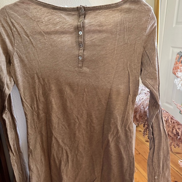 Top - Picture 2 of 3